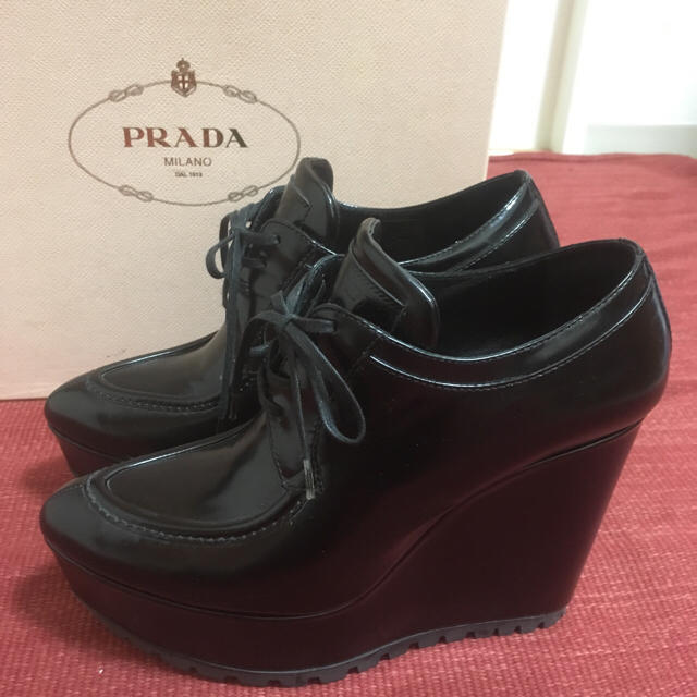 PRADA(プラダ)の【Ryoko様専用】PRADA⭐️ウェッジレースアップブーティ レディースの靴/シューズ(ブーティ)の商品写真