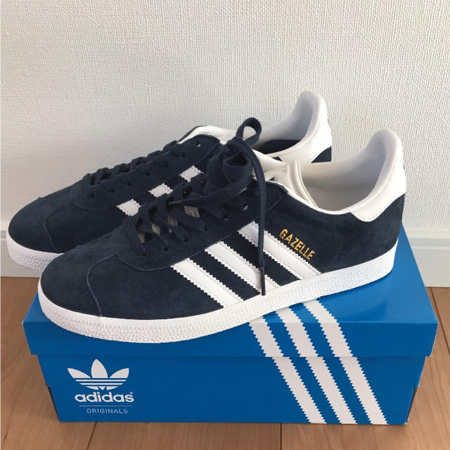 新品☆adidas スニーカー