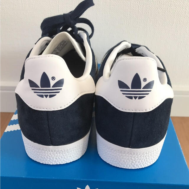 新品☆adidas スニーカー