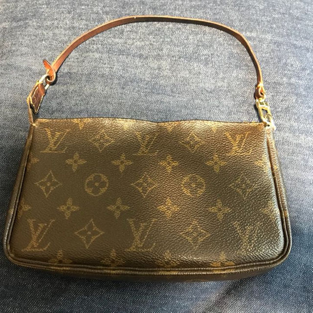 LOUIS VUITTON(ルイヴィトン)のルイヴィトンポーチ レディースのバッグ(ボディバッグ/ウエストポーチ)の商品写真