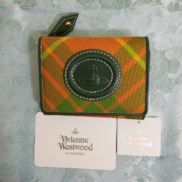 Vivienne Westwood(ヴィヴィアンウエストウッド)の新品未使用タグ付　正規品Vivienne Westwood 三つ折り財布 レディースのファッション小物(財布)の商品写真