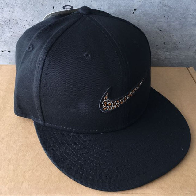 NIKE(ナイキ)のKith Nike Cap 黒キャップ Snapback Ronnie Fieg メンズのファッション小物(その他)の商品写真