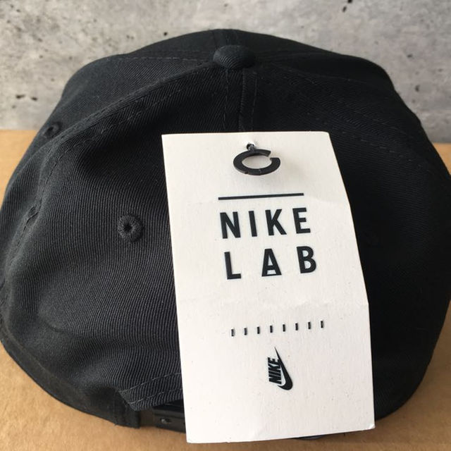 NIKE(ナイキ)のKith Nike Cap 黒キャップ Snapback Ronnie Fieg メンズのファッション小物(その他)の商品写真