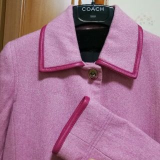 コーチ(COACH)のCOACH(コ―チ) ピンクのコ―ト【ハンガ―つき】(ロングコート)