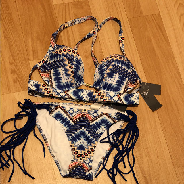 AbercrombieFitch アバクロ ビキニ 新品 タグ付きの通販 by na アバクロ ビキニ水着