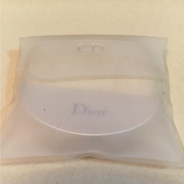 Dior(ディオール)の未使用 ディオール 扇筆 ブラシ コスメ/美容のコスメ/美容 その他(その他)の商品写真