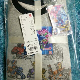 ユニクロ(UNIQLO)のユニクロ 仮面ライダービルド＆エグゼイド スウェットセット(特典付き)(キャラクターグッズ)