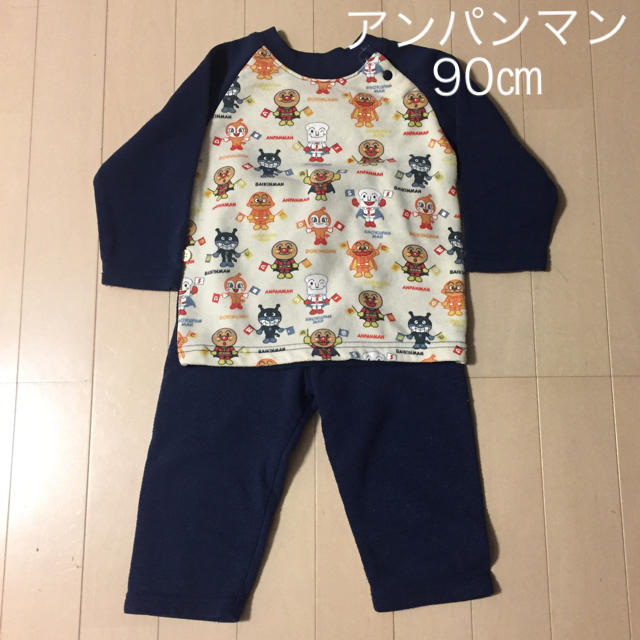 アンパンマン(アンパンマン)のアンパンマン 長袖パジャマ 上下 90㎝ キッズ/ベビー/マタニティのキッズ服男の子用(90cm~)(パジャマ)の商品写真