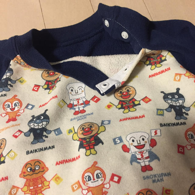 アンパンマン(アンパンマン)のアンパンマン 長袖パジャマ 上下 90㎝ キッズ/ベビー/マタニティのキッズ服男の子用(90cm~)(パジャマ)の商品写真