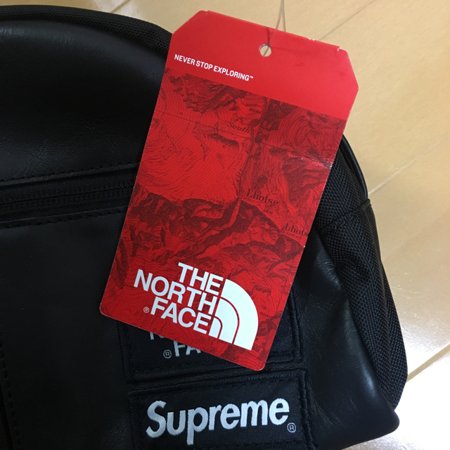 Supreme(シュプリーム)のsupreme the north face lumbar pack メンズのバッグ(ボストンバッグ)の商品写真