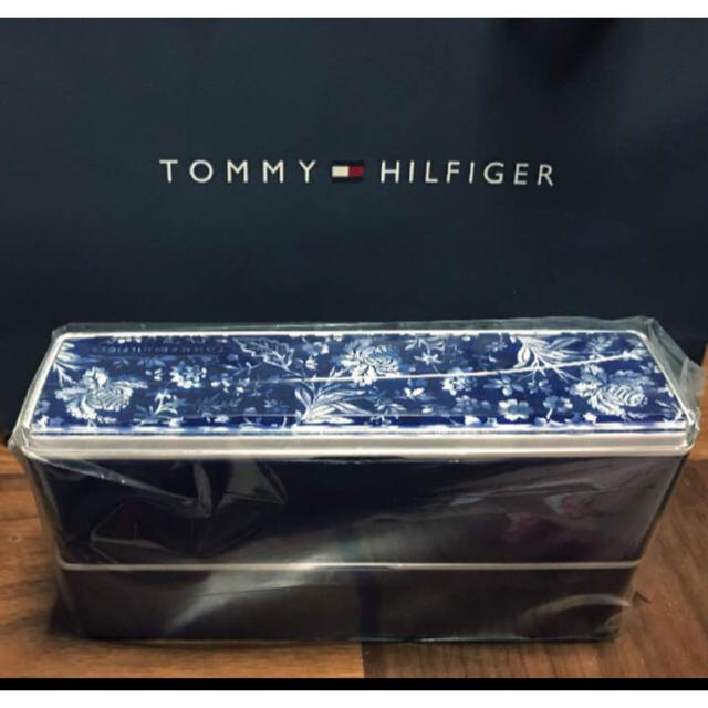 TOMMY HILFIGER(トミーヒルフィガー)のTOMMYHILFIGER 非売品 お弁当箱 インテリア/住まい/日用品のキッチン/食器(弁当用品)の商品写真
