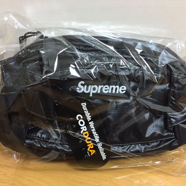 Supreme(シュプリーム)の17aw Supreme Waist Bag ウエストバッグ 黒 新品 正規 メンズのバッグ(ショルダーバッグ)の商品写真