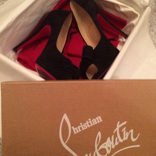 クリスチャンルブタン(Christian Louboutin)のクリスチャンルブタン☆スエードパンプス(ハイヒール/パンプス)