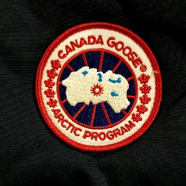 CANADA GOOSE(カナダグース)のメンズダウンベスト CANADA GOOSEカナダグース　Sサイズ メンズのジャケット/アウター(ダウンベスト)の商品写真