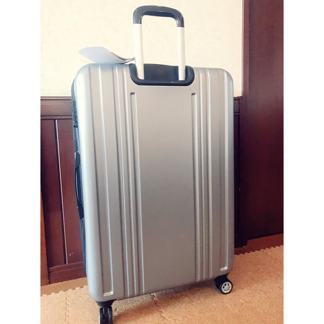 想像を超えての 新品タグ付き スーツケース  大型 ✈️ トラベルバッグ/スーツケース