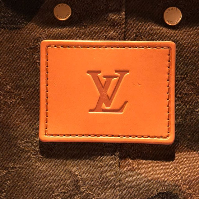 LOUIS VUITTON(ルイヴィトン)の国内正規品 supreme × louis vitton デニムジャケット メンズのジャケット/アウター(Gジャン/デニムジャケット)の商品写真