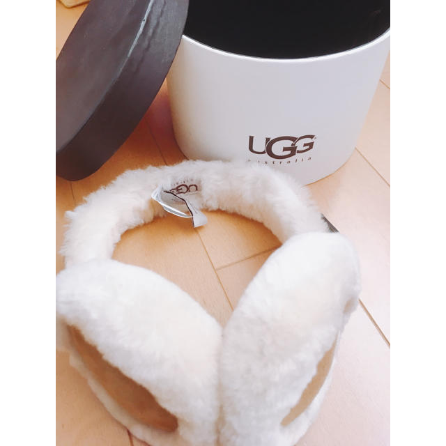 UGG(アグ)の【新品・未使用】箱付きUGGイヤマフ レディースのファッション小物(イヤーマフ)の商品写真