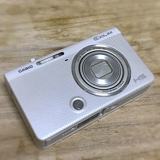 カシオ(CASIO)のCASIO EX-ZR70WE デジカメ(コンパクトデジタルカメラ)
