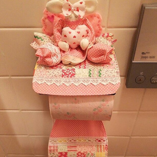 天使ドールピンク☆トイレットペーパーホルダー ハンドメイドのインテリア/家具(その他)の商品写真