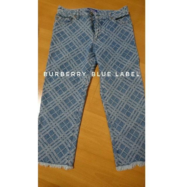 BURBERRY BLUE LABEL(バーバリーブルーレーベル)のBURBERRYBLUE LABEL(バーバリーブルーレーベル)☆七分丈ジーンズ レディースのパンツ(クロップドパンツ)の商品写真