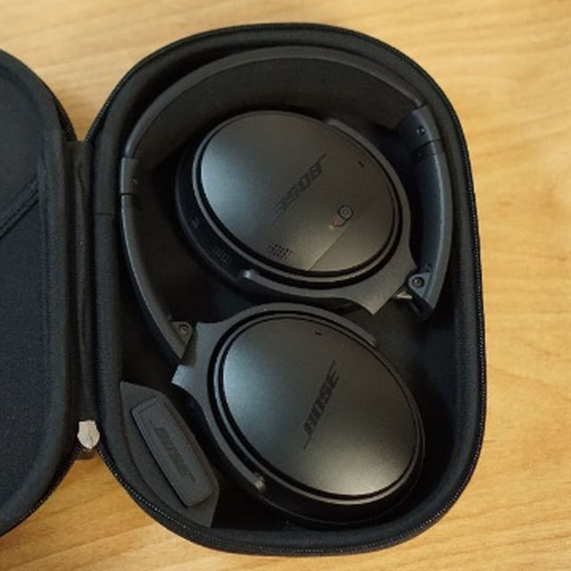美品 BOSE QuietComfort 35 ヘッドフォン QC35 美品 BOSE QuietComfort 35 ヘッドフォン QC35