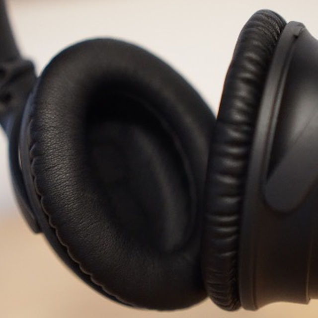 美品 BOSE QuietComfort 35 ヘッドフォン QC35 美品 BOSE QuietComfort 35 ヘッドフォン QC35