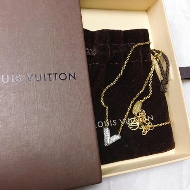 ネックレスlouis vuitton ネックレス  エセンシャルV