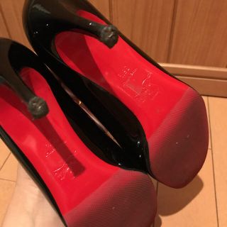 クリスチャンルブタン(Christian Louboutin)の美品！クリスチャンルブタン パテントパンプス(ハイヒール/パンプス)