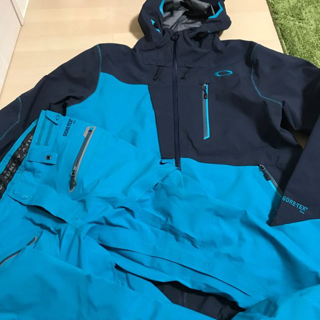 OAKLEY スノボウェア セットアップ 上下 スキーウェア - ウエア/装備 OAKLEY スノボウェア セットアップ 上下 スキーウェア - ウエア/装備