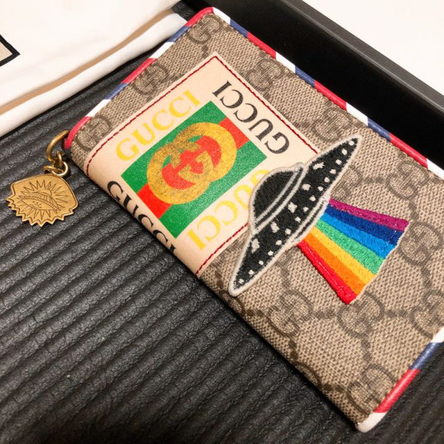 Gucci(グッチ)のレア 新品未使用 GUCCI 手帳型 iphoneケース メンズのファッション小物(その他)の商品写真