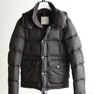 モンクレール(MONCLER)の⭕️かおちゃん様【美品】希少 トリコロール モンクレール メンズ(ダウンジャケット)