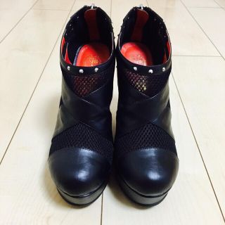 ヨースケ(YOSUKE)のメッシュレザースタッズハイヒールブーツ ブラック(ブーティ)