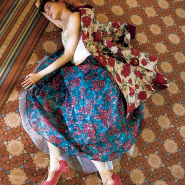 Lily Brown(リリーブラウン)のステンドガラス柄ロングスカート レディースのスカート(ロングスカート)の商品写真