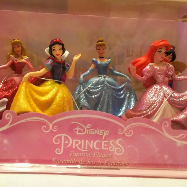 Disney ディズニーストア限定 キラキラ プリンセスフィギアセット お誕生日プレゼント の通販 By ひろんまる S Shop ディズニー ならラクマ