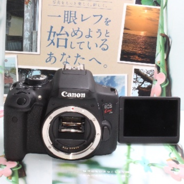 新入荷 Canon ❤️Wi-Fi＆自撮り自由自在❤️EOS X8i超望遠Wズーム❤️ KISS デジタル一眼 