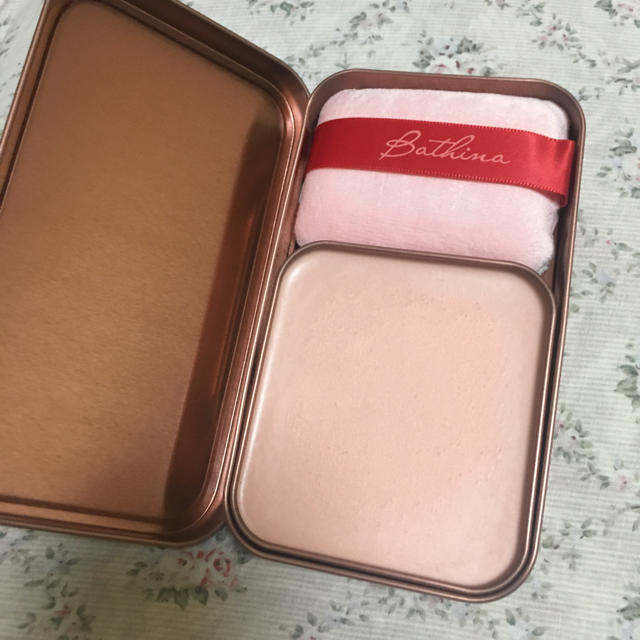 Benefit(ベネフィット)のbenefit ボディーバター コスメ/美容のボディケア(ボディクリーム)の商品写真