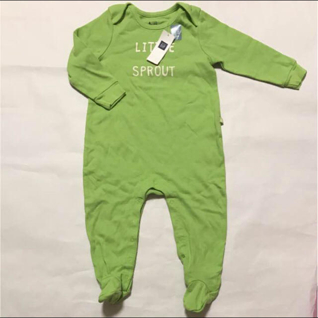 babyGAP(ベビーギャップ)の新品 長袖カバーオール 80 baby gap グリーン キッズ/ベビー/マタニティのベビー服(~85cm)(カバーオール)の商品写真