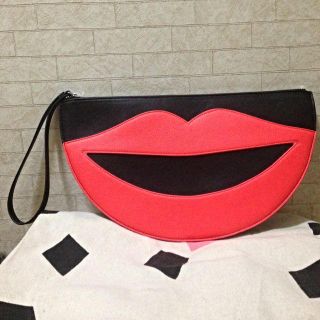 モンキ(Monki)のMONKI LIPクラッチBAG 未使用(クラッチバッグ)