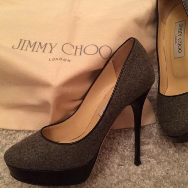 JIMMY CHOO(ジミーチュウ)のjimmy choo☆グレーパンプス レディースの靴/シューズ(ハイヒール/パンプス)の商品写真