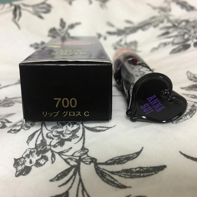 ANNA SUI(アナスイ)の新春値下げ！【新品】ANNA SUI リップグロス C700 アナスイ コスメ/美容のベースメイク/化粧品(リップグロス)の商品写真