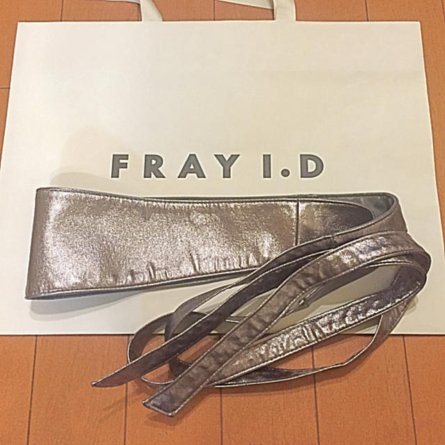 FRAY I.D(フレイアイディー)の今季未使用フレイアイディー ☆サッシュベルト シルバー レディースのファッション小物(ベルト)の商品写真