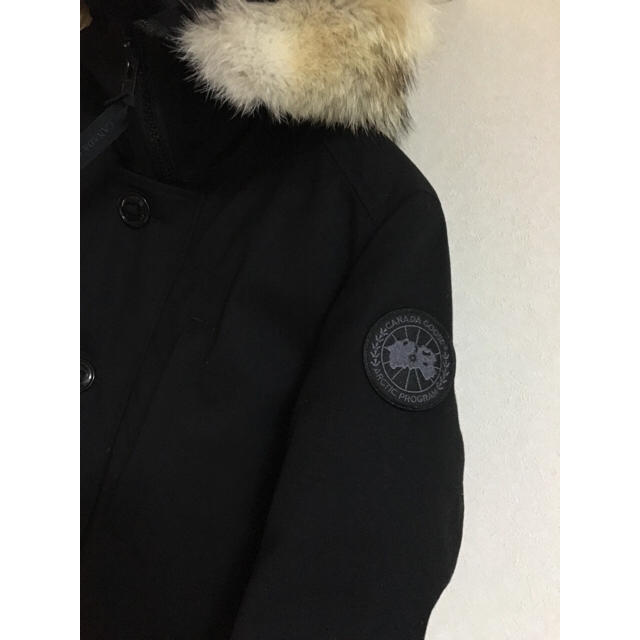 CANADA GOOSE(カナダグース)のCANADA GOOSE カナダグース 黒ワッペン メンズのジャケット/アウター(ダウンジャケット)の商品写真