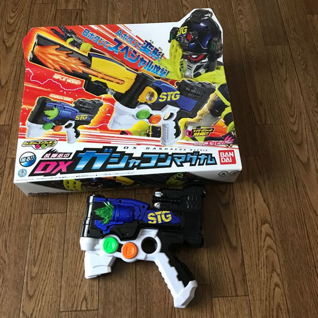 仮面ライダーエグゼイドDXガシャコンマグナム美品 エンタメ/ホビーのフィギュア(特撮)の商品写真