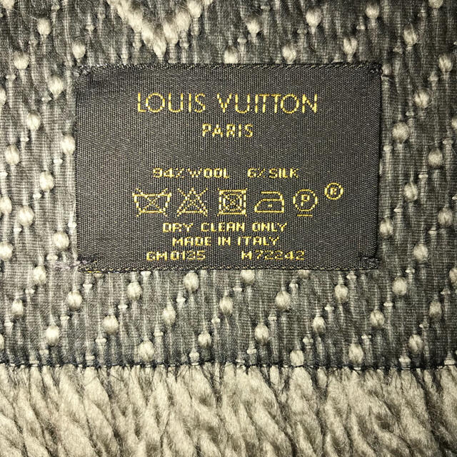 LOUIS VUITTON(ルイヴィトン)の未使用 ルイヴィトン  エシャルプ ロゴマニア ヴェローヌ レディースのファッション小物(マフラー/ショール)の商品写真