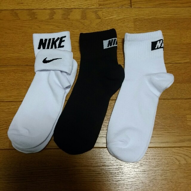 NIKE(ナイキ)のふりる様専用　ナイキ　後ろロゴ＋2way靴下 レディースのレッグウェア(ソックス)の商品写真