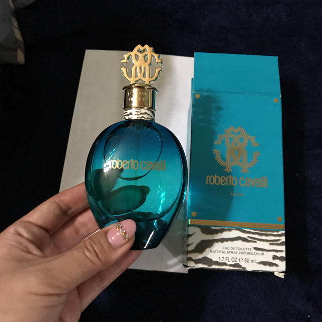 Roberto Cavalli(ロベルトカヴァリ)のJunoさま専用 Roberto Cavalli Acqua EDT 50ml コスメ/美容の香水(香水(女性用))の商品写真