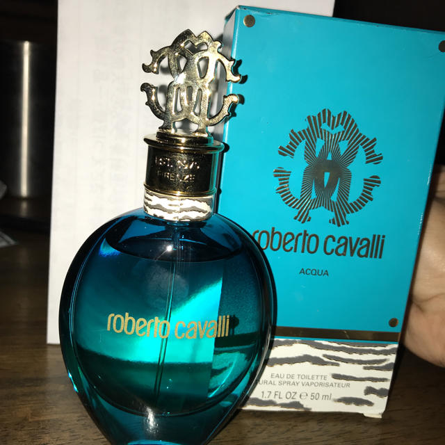 Roberto Cavalli(ロベルトカヴァリ)のJunoさま専用 Roberto Cavalli Acqua EDT 50ml コスメ/美容の香水(香水(女性用))の商品写真