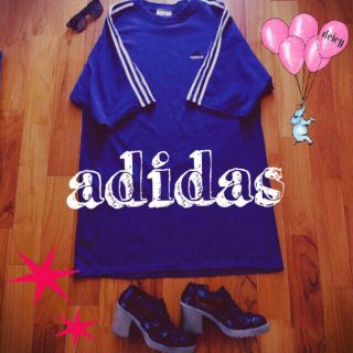 アディダス(adidas)のadidas BIG ロゴT♡(Tシャツ(半袖/袖なし))