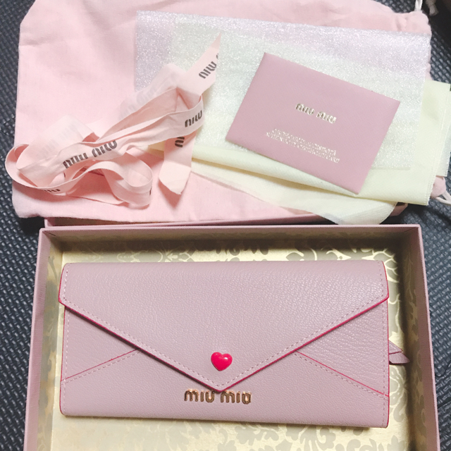 ミュウミュウ　ラブレター　ミニ財布　miumiu