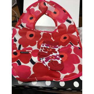 マリメッコ(marimekko)のmarimekko スタイ&ソックスセット(ベビースタイ/よだれかけ)